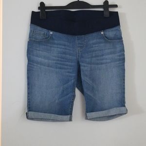 Great expectations maternity shorts 8/10